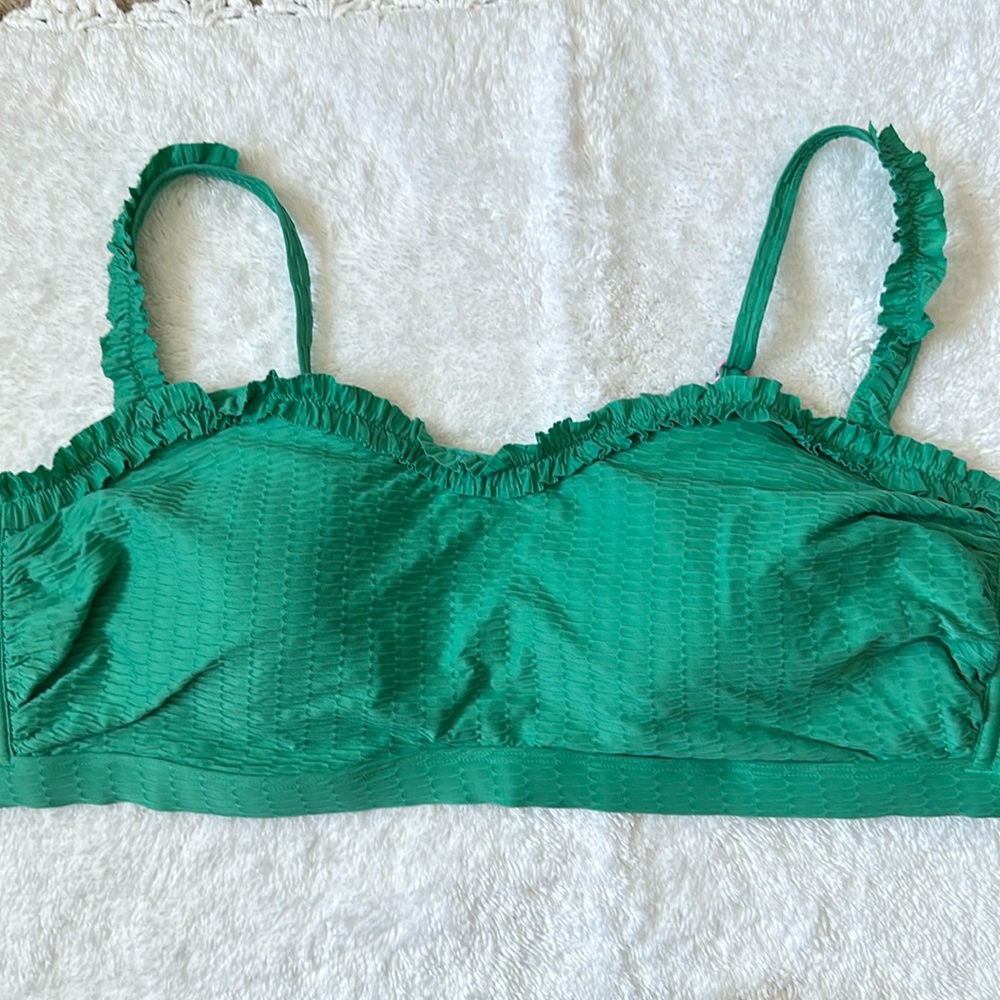 NWOT Stoney clover lane ruffle green bikini bra swim top
